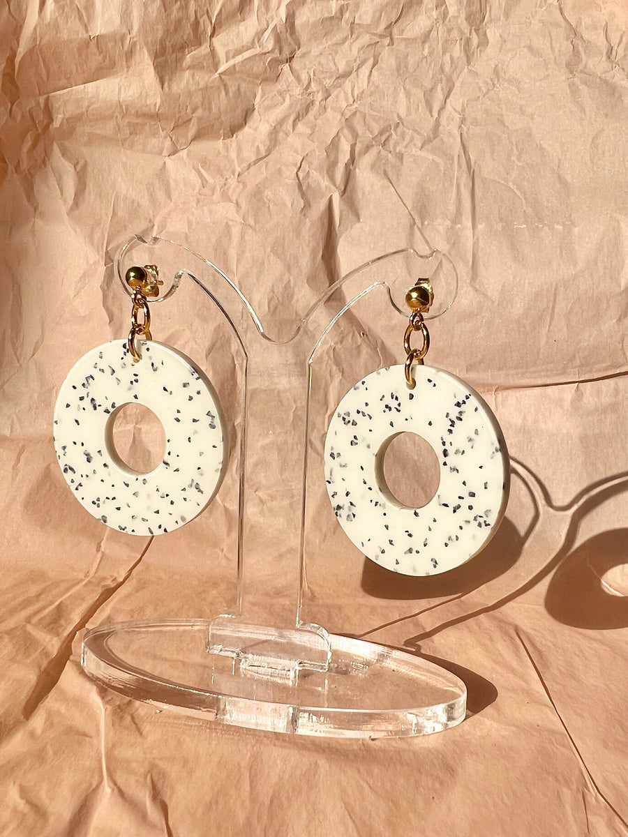 SPECKLED HOOPS WHITE